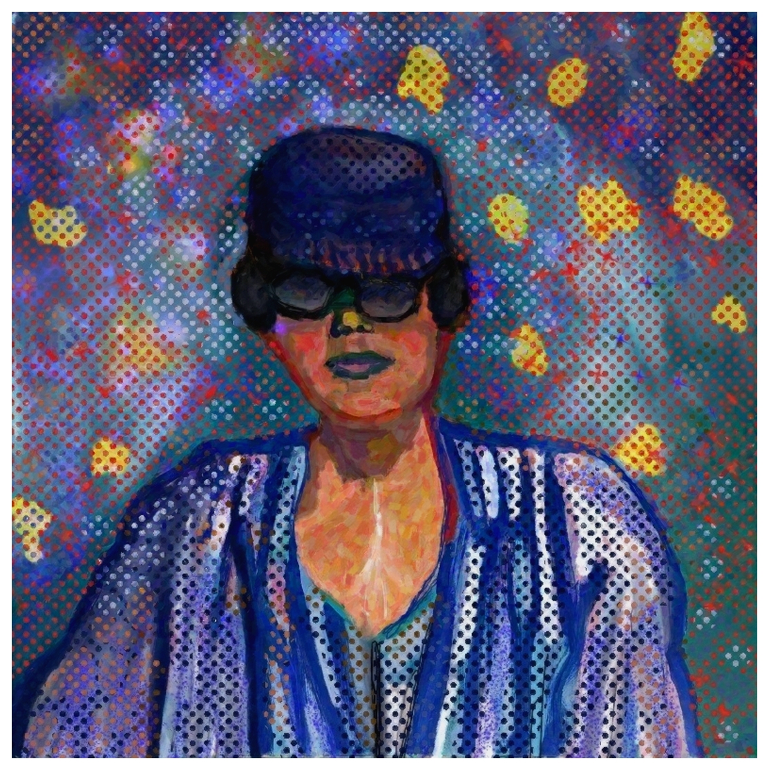 Femme portant un casque audio et une casquette