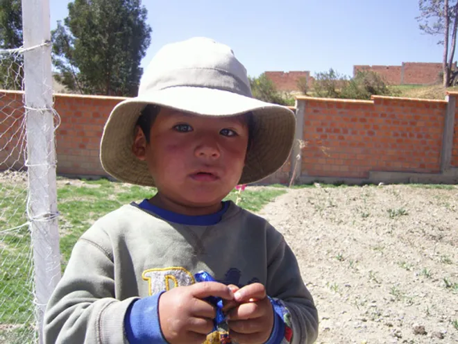 Moises, 3 ans et adopté par une famille indios