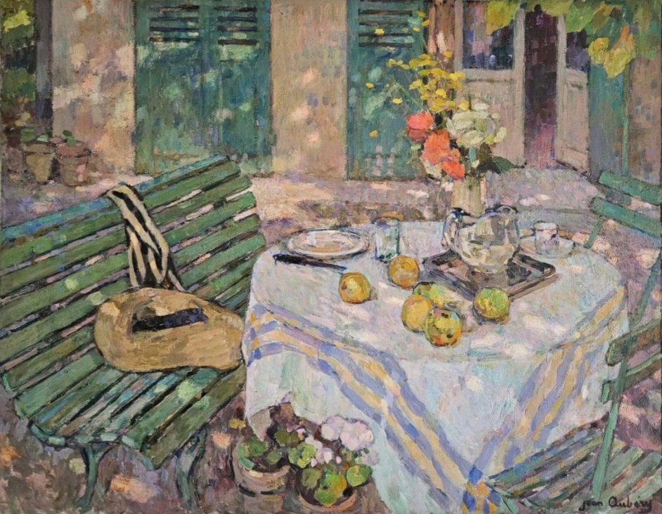 Table sous les arbres