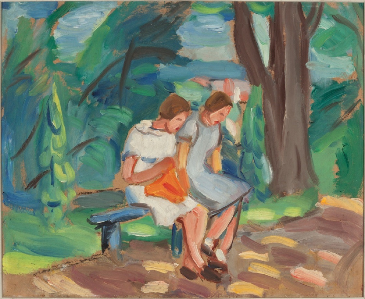 Deux filles sur un banc